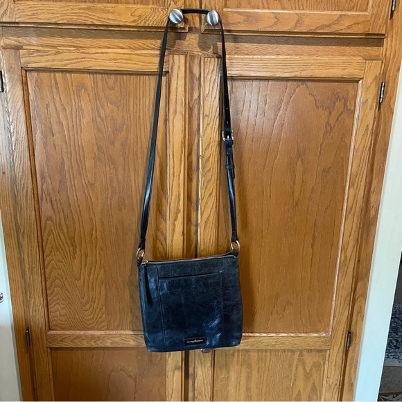 Tommy Bahama black crossbody - Picture 4 of 7